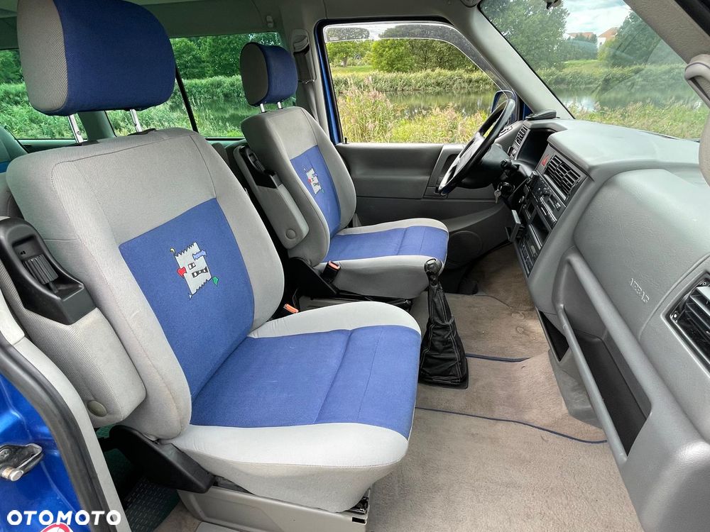 Volkswagen Multivan - 26