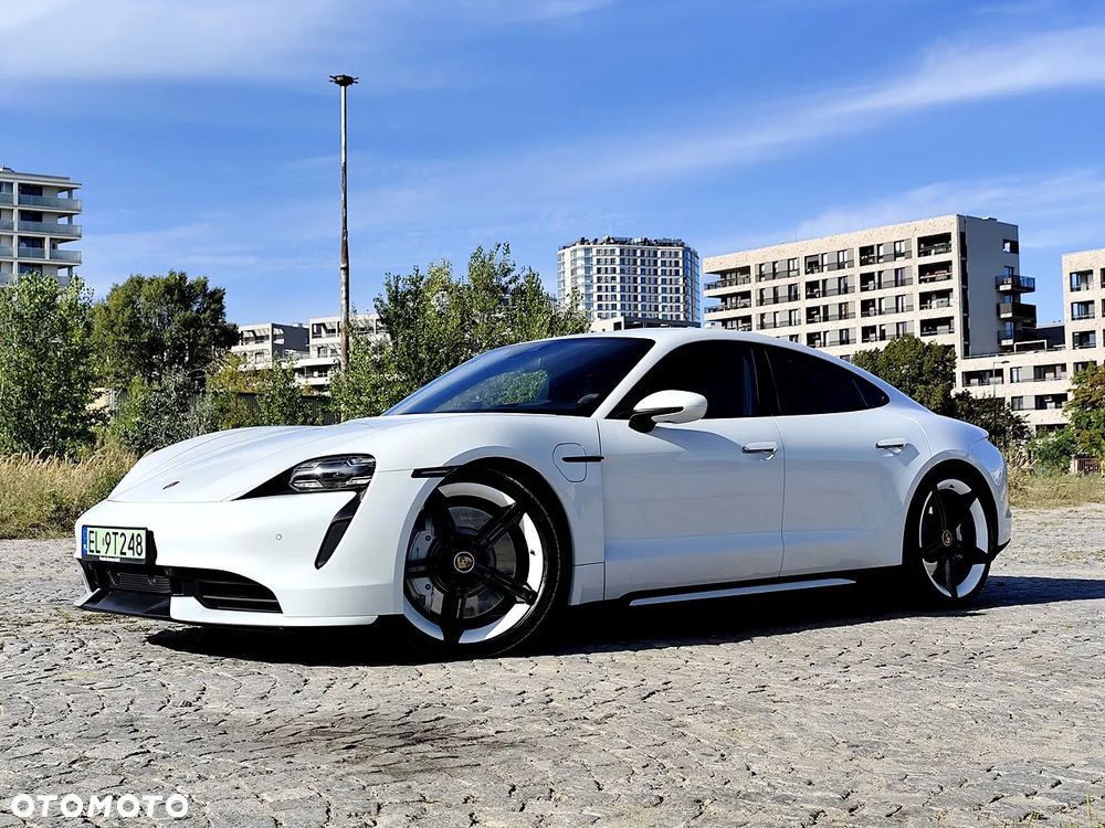 Porsche Taycan Turbo - 3
