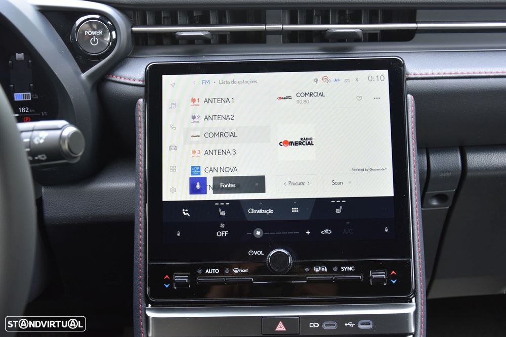Lexus LBX Emotion - 16