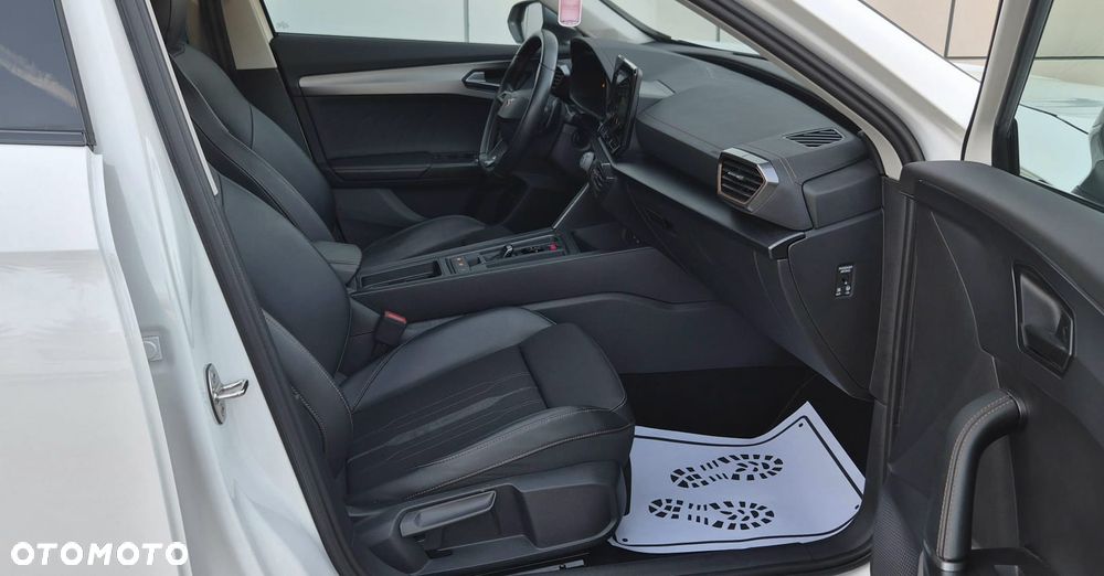 Cupra Formentor 1.4 e-Hybrid DSG Priority - 24