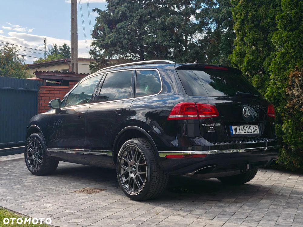 Volkswagen Touareg - 1