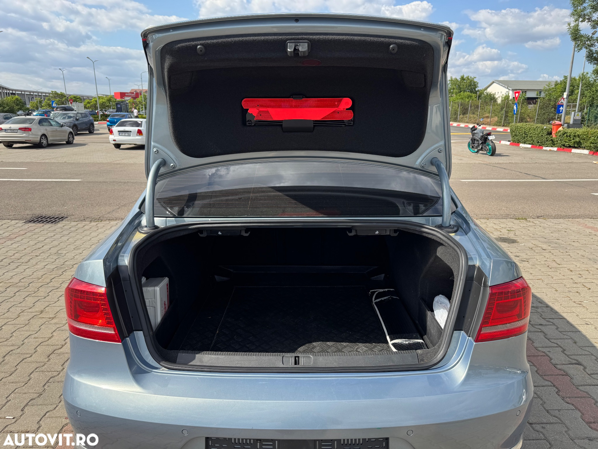 Volkswagen Passat 2.0 TDI BlueMotion Tehnology 4Motion Highline DSG - 9