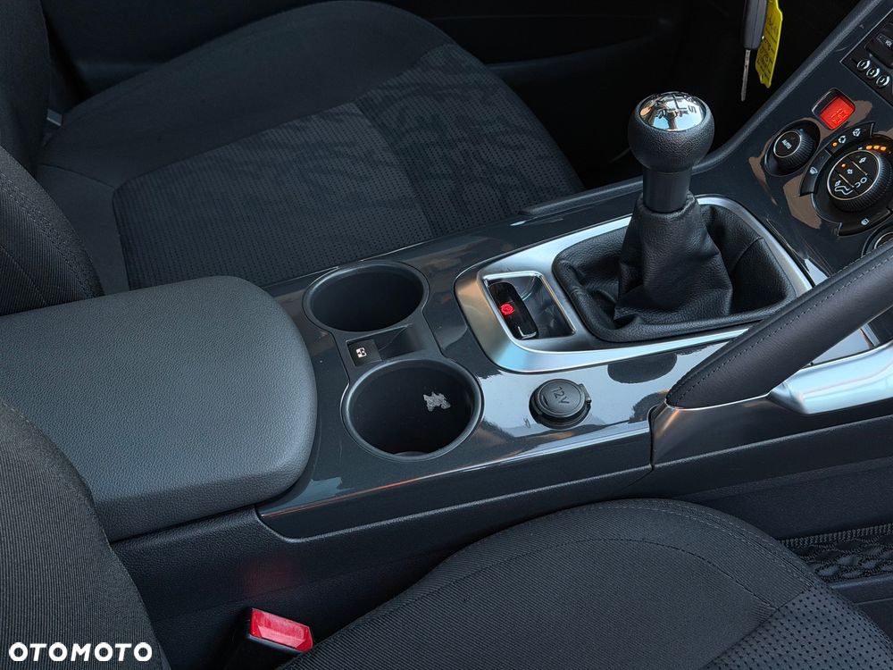 Peugeot 3008 120 VTi Style - 32