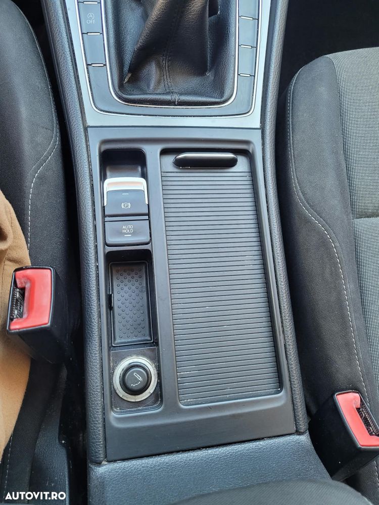 Volkswagen Golf - 11
