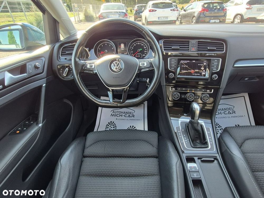 Volkswagen Golf - 24