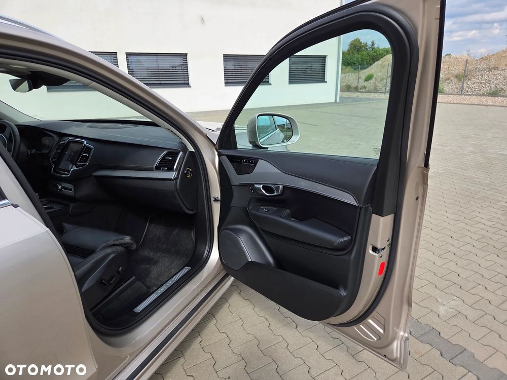 Volvo XC 90 B5 D AWD Plus Bright - 19