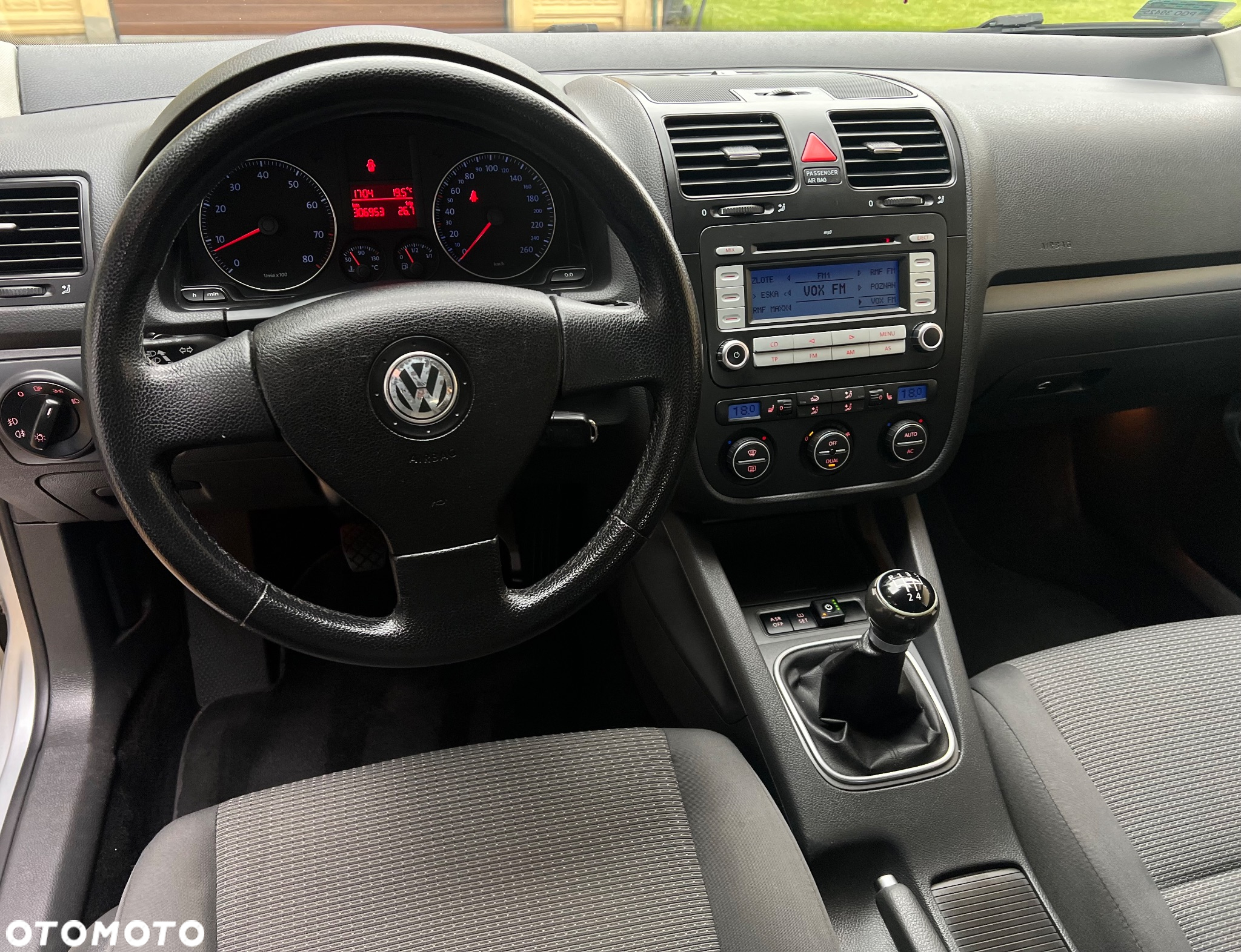 Volkswagen Golf 1.6 Comfortline - 5