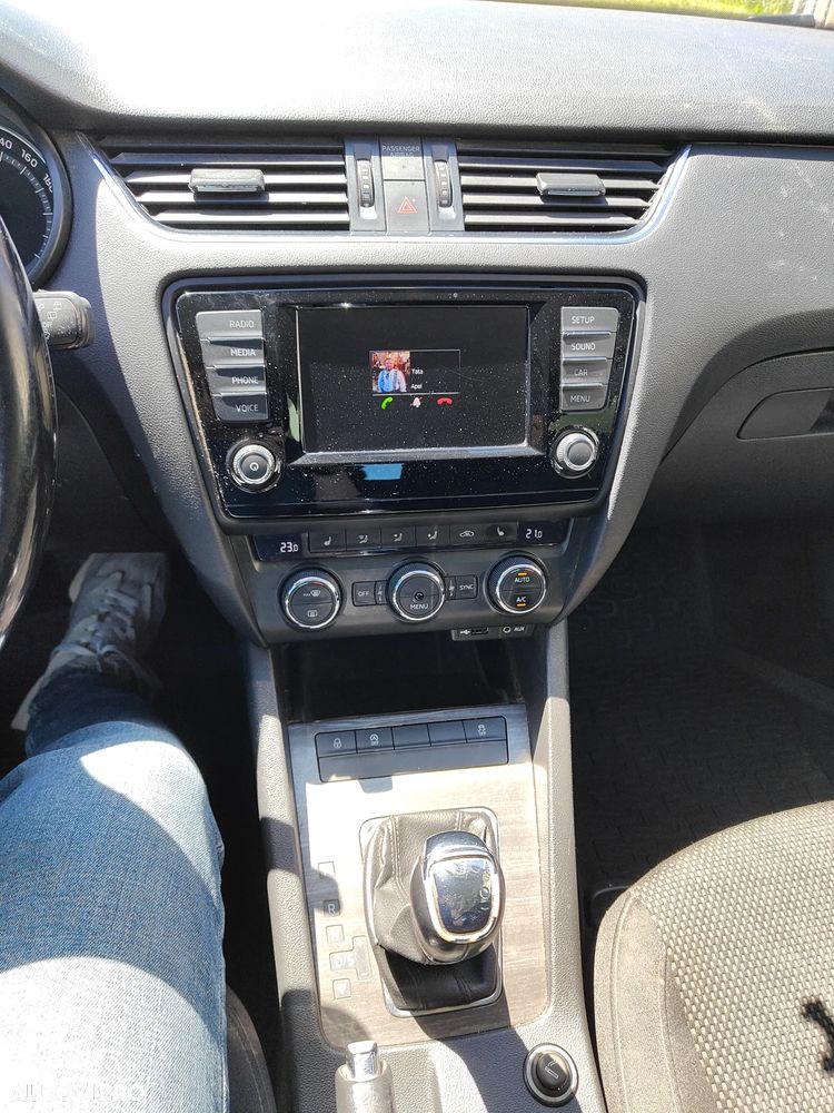 Skoda Octavia 2.0 TDI 4x4 DSG Scout - 4