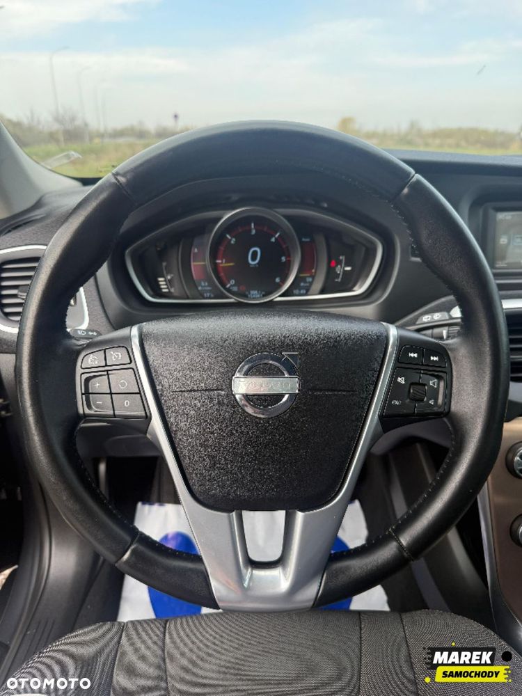 Volvo V40 Cross Country - 13