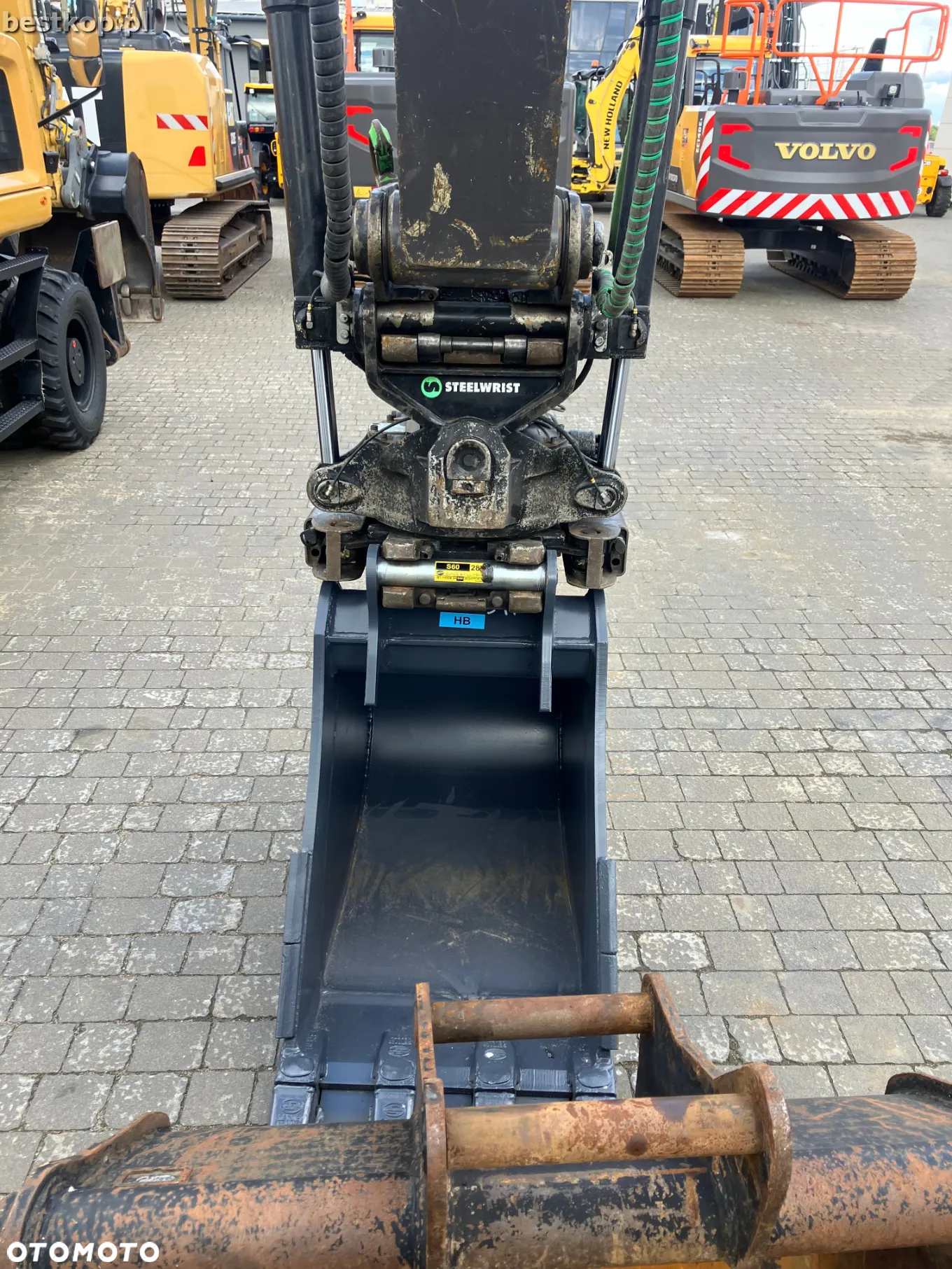 Wąska łyżka kopiąca na S60 z lemieszem | 70 cm | typu S60 | 0.4m3 | - 16