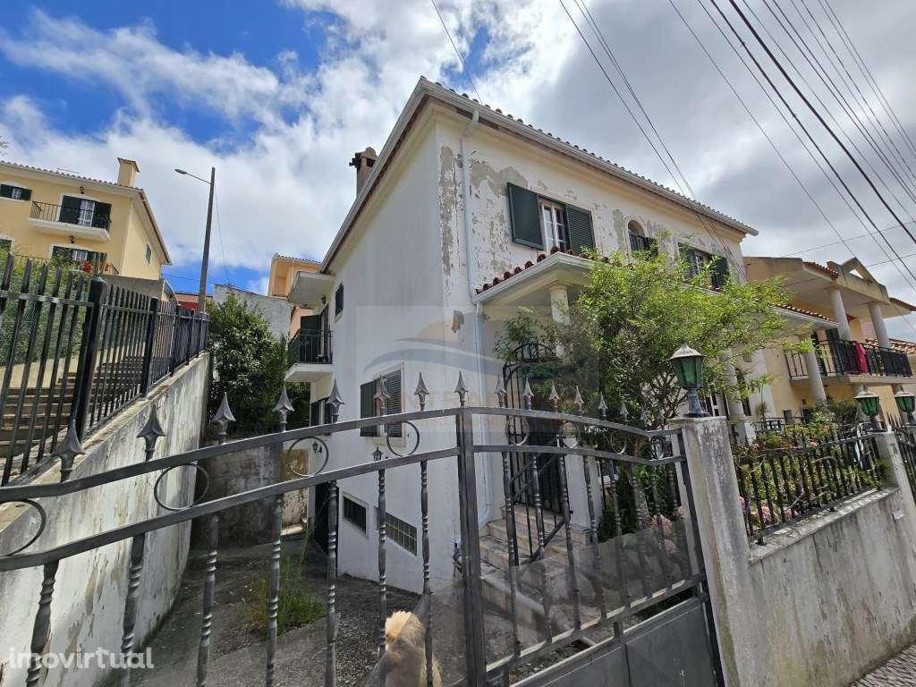 Moradia T5 com garagem e bastante espaço exterior e ainda jardim na... - Grande imagem: 4/39