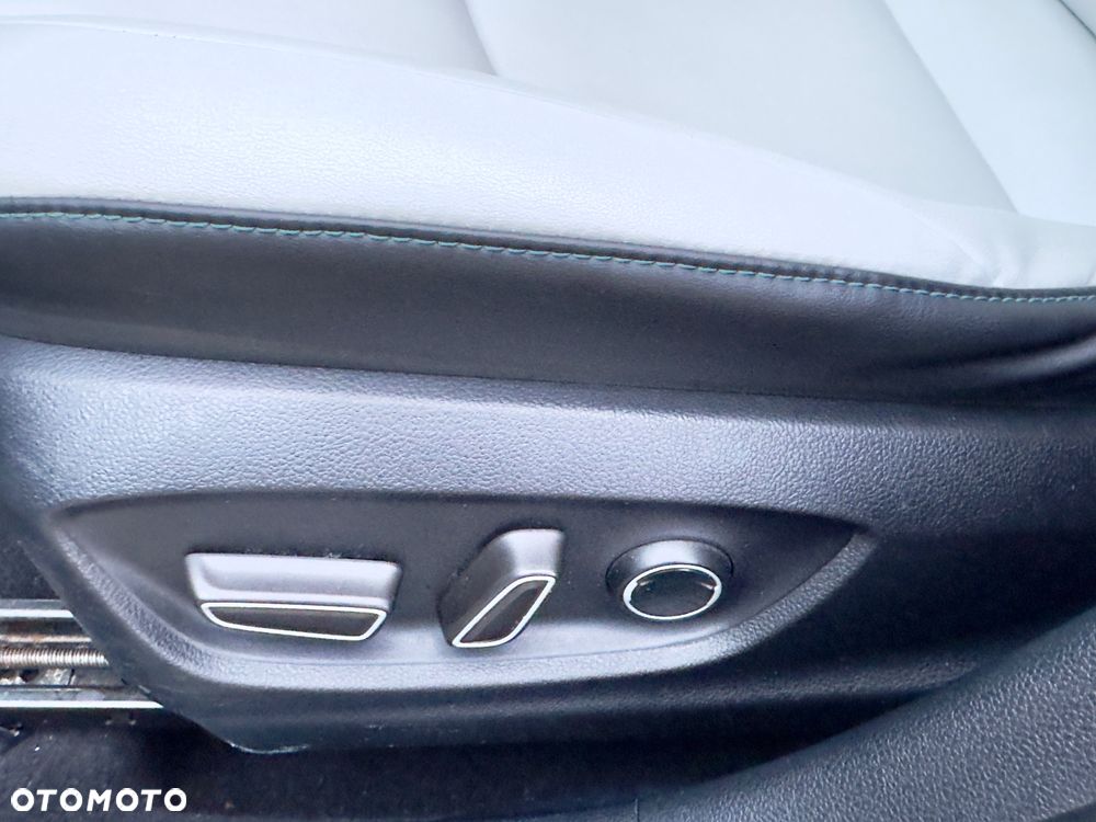 Toyota Prius 1.8 HSD Prestige - 14