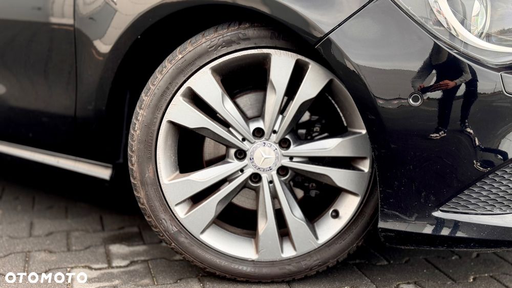 Mercedes-Benz CLA 200 AMG Line - 11