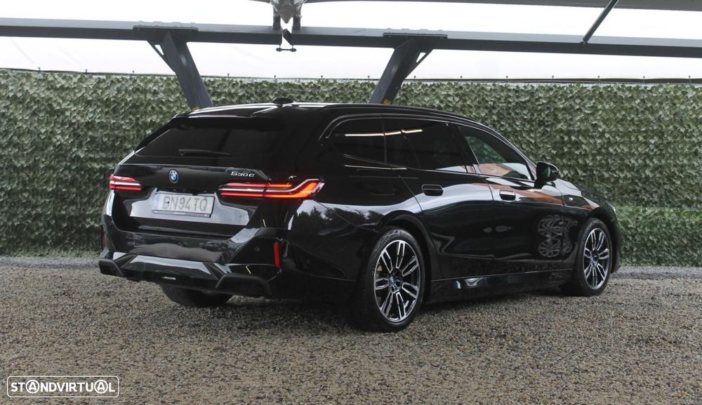 BMW 530 e Pack Desportivo M - 4