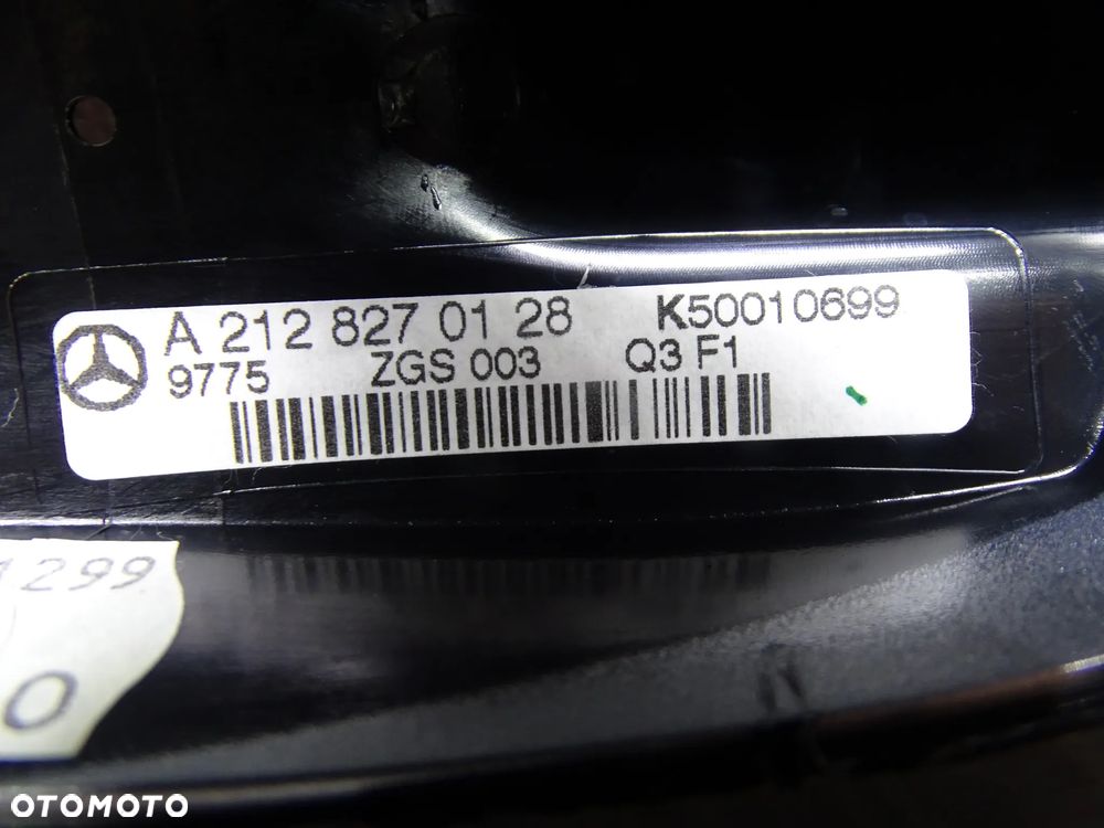 E KLASA W212 Antena Pletwa C775 2128270128 - 5