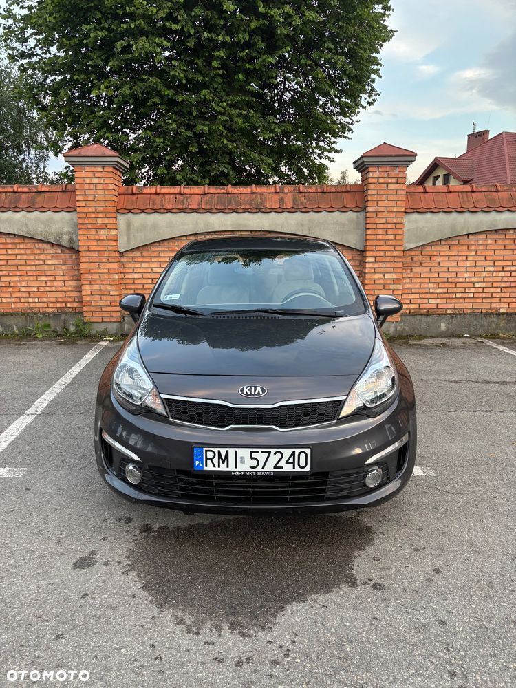 Kia Rio 1.2 L - 1