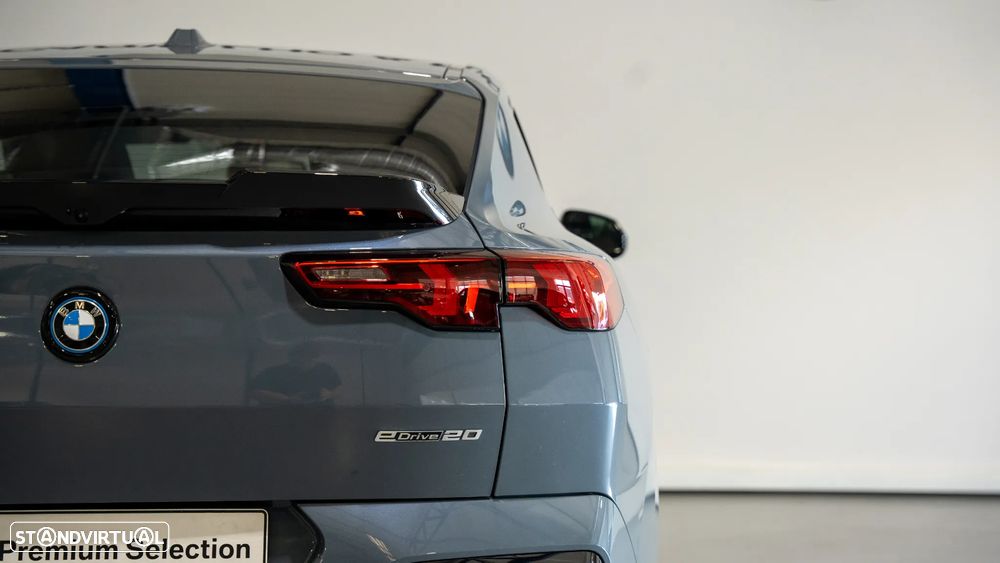 BMW iX2 eDrive20 Pack Desportivo M - 27