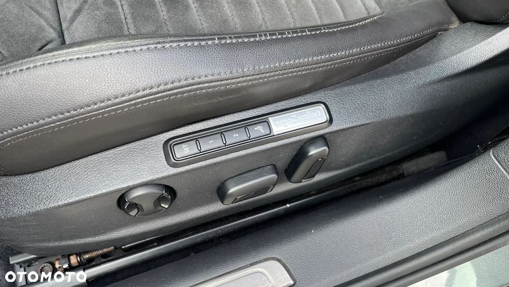 Volkswagen Passat 2.0 TDI SCR 4Motion DDG Highline - 13