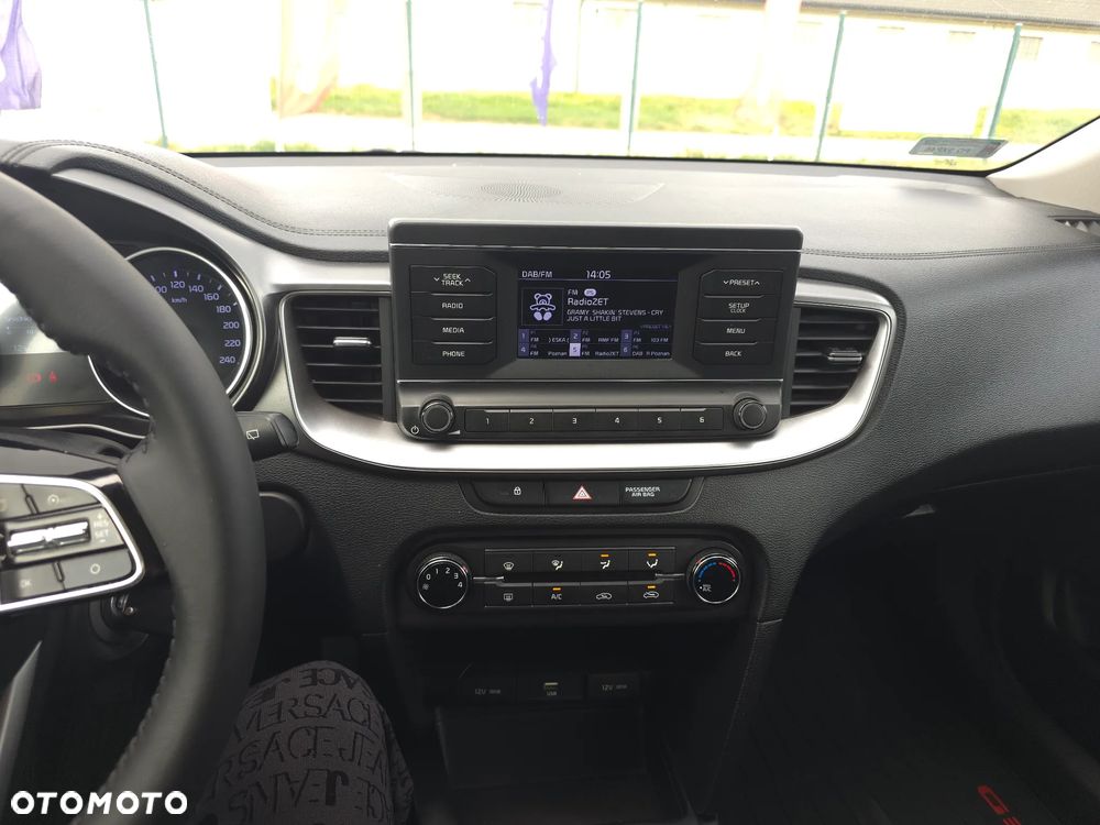 Kia Ceed 1.6 CRDi SCR L Business Line - 23