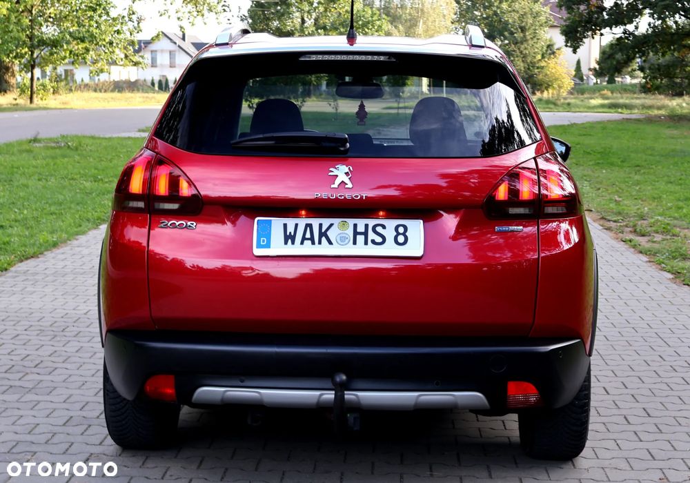 Peugeot 2008 1.2 Pure Tech Allure S&S - 24