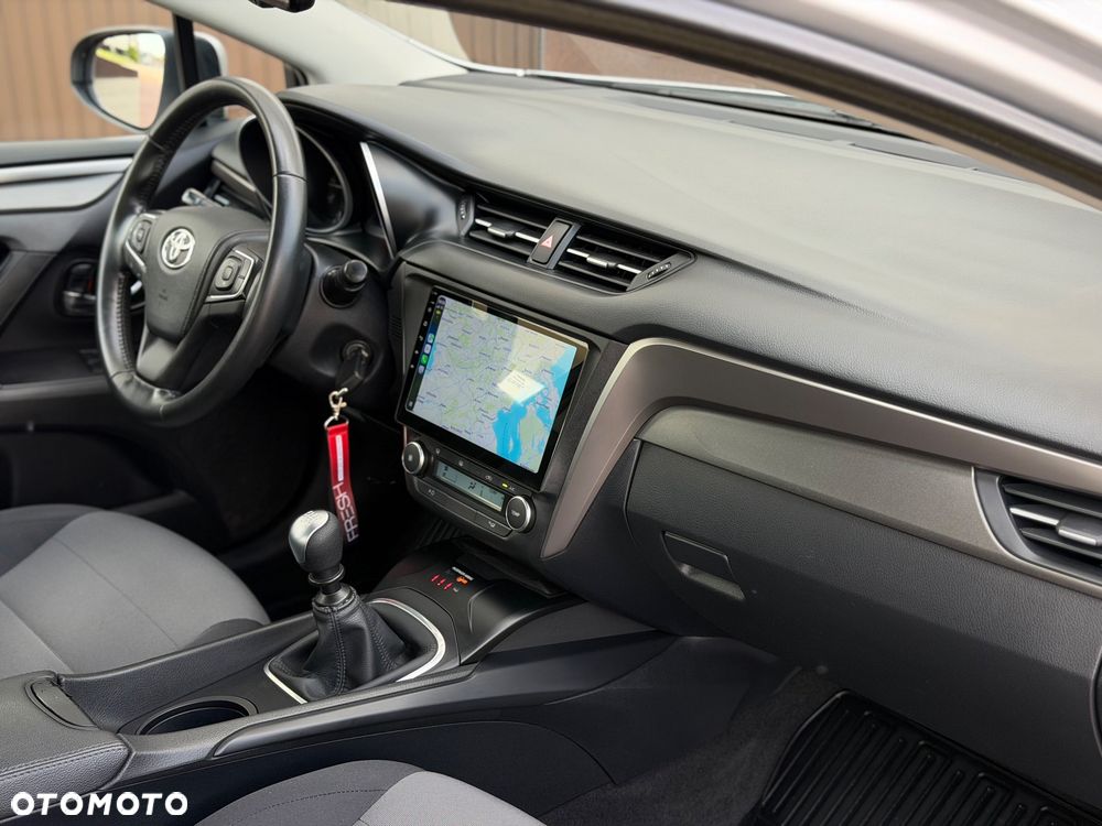 Toyota Avensis 1.8 Active - 20