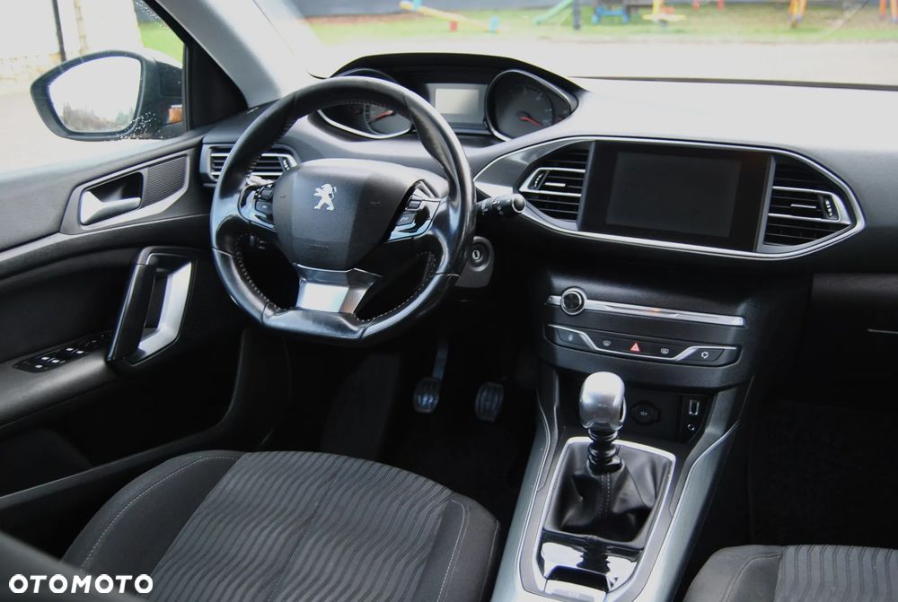 Peugeot 308 HDi FAP 150 Family - 11