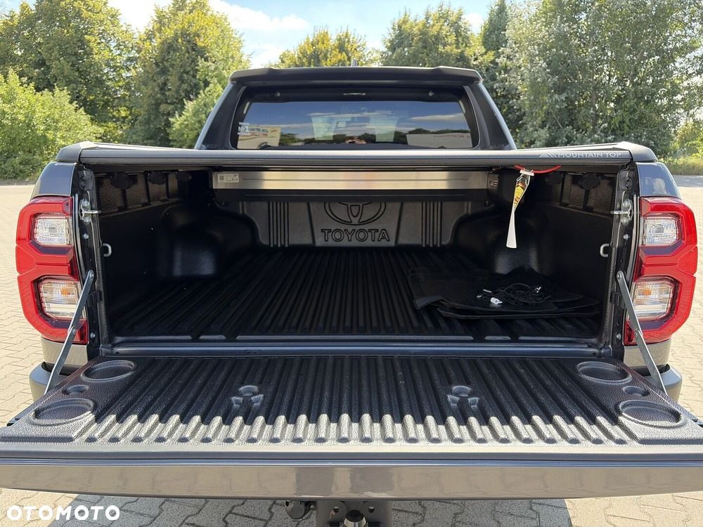 Toyota Hilux 2.8 D-4D Double Cab GR Sport 4x4 - 12