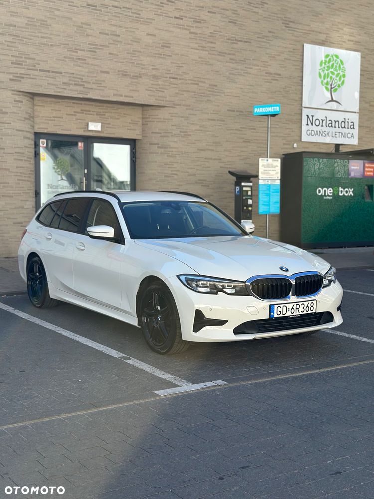 BMW Seria 3 318d Touring Advantage - 12