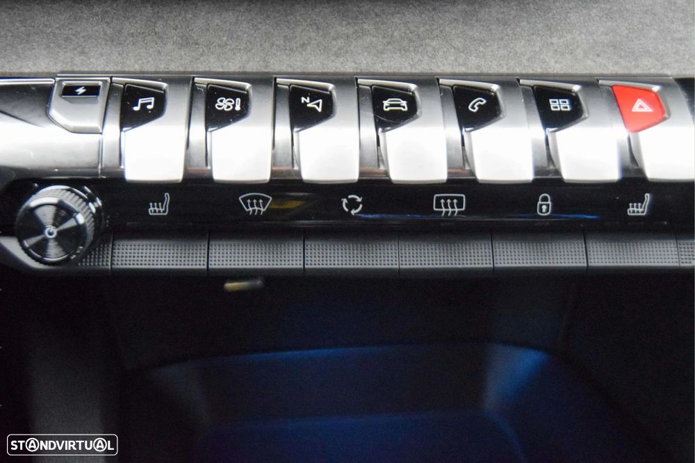 Peugeot 3008 1.6 Hybrid GT Pack e-EAT8 - 24