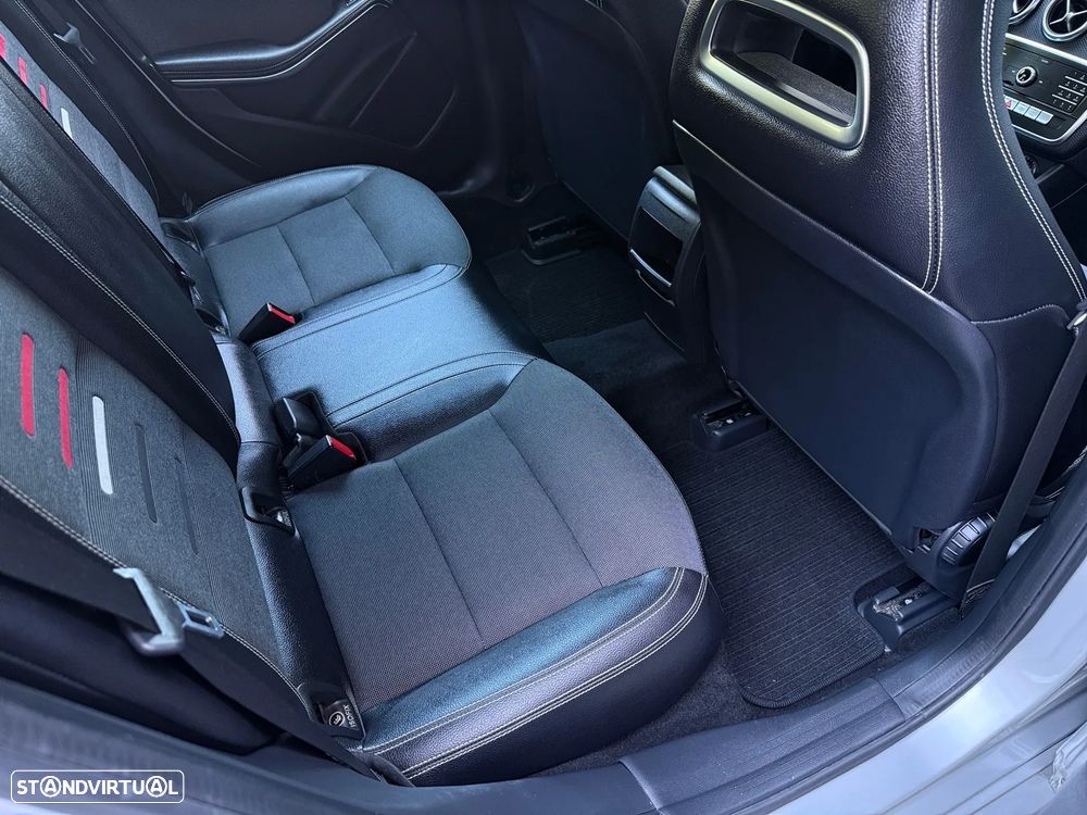Mercedes-Benz A 180 d AMG Line - 14
