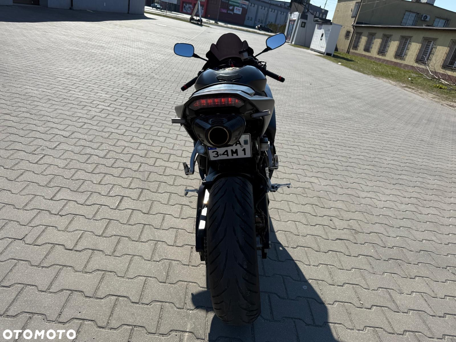 Honda CBR - 7