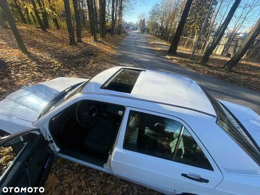 Mercedes-Benz W201 (190) - 3