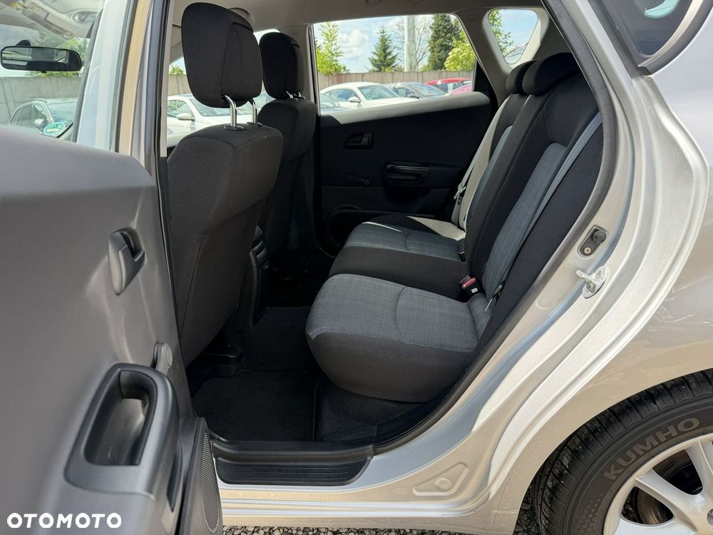 Kia Ceed 1.4 CVVT Dream-Team Edition - 11