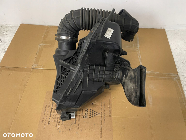 AUDI A4 B8 OBUDOWA FILTRA POWIETRZA 8K0133837T