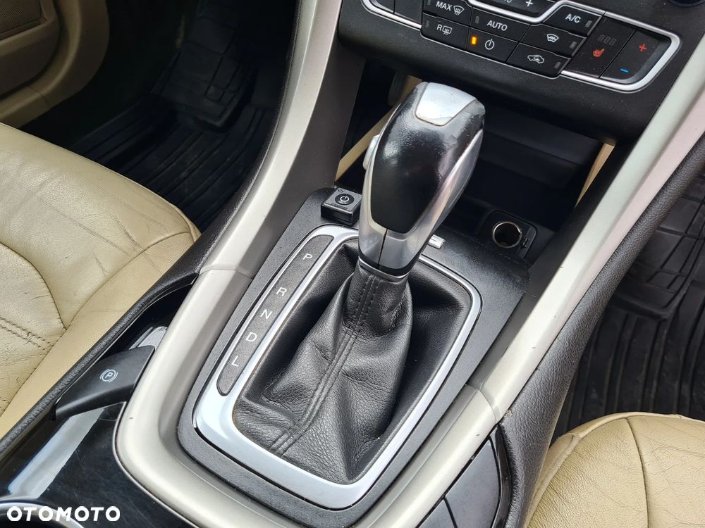 Ford Mondeo 2.0 Hybrid Titanium - 27