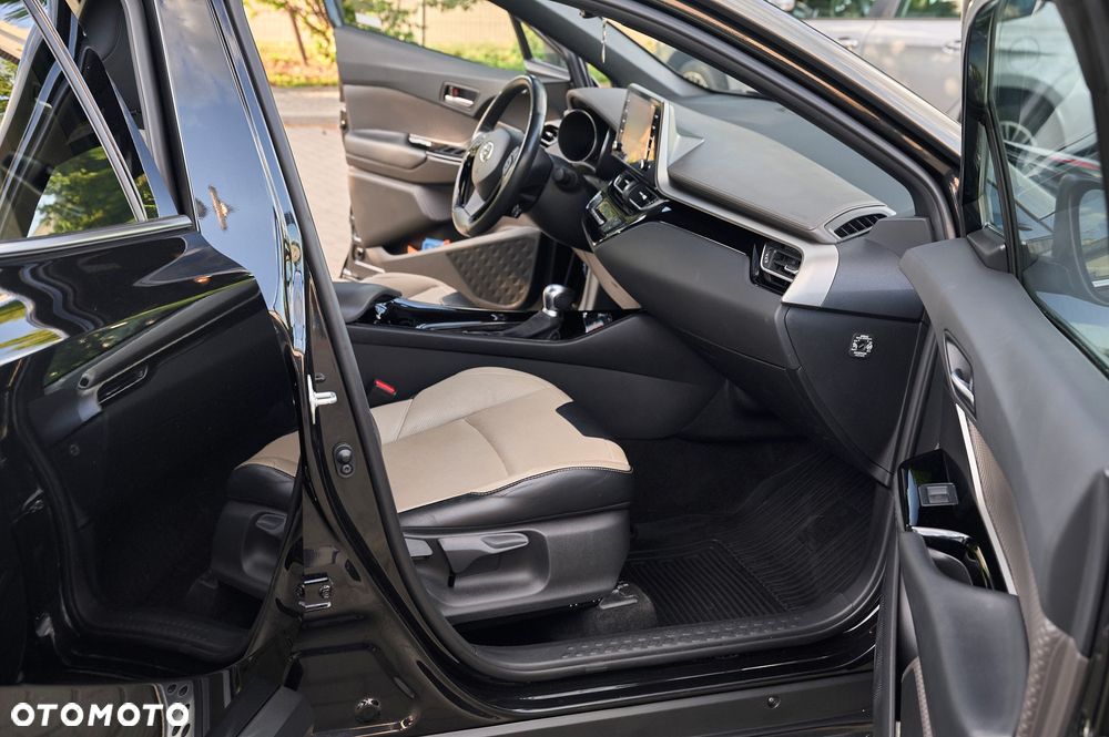 Toyota C-HR 2.0 Hybrid Executive - 25