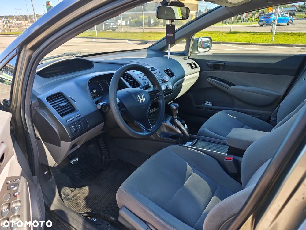 Honda Civic 1.8 Executive - 8