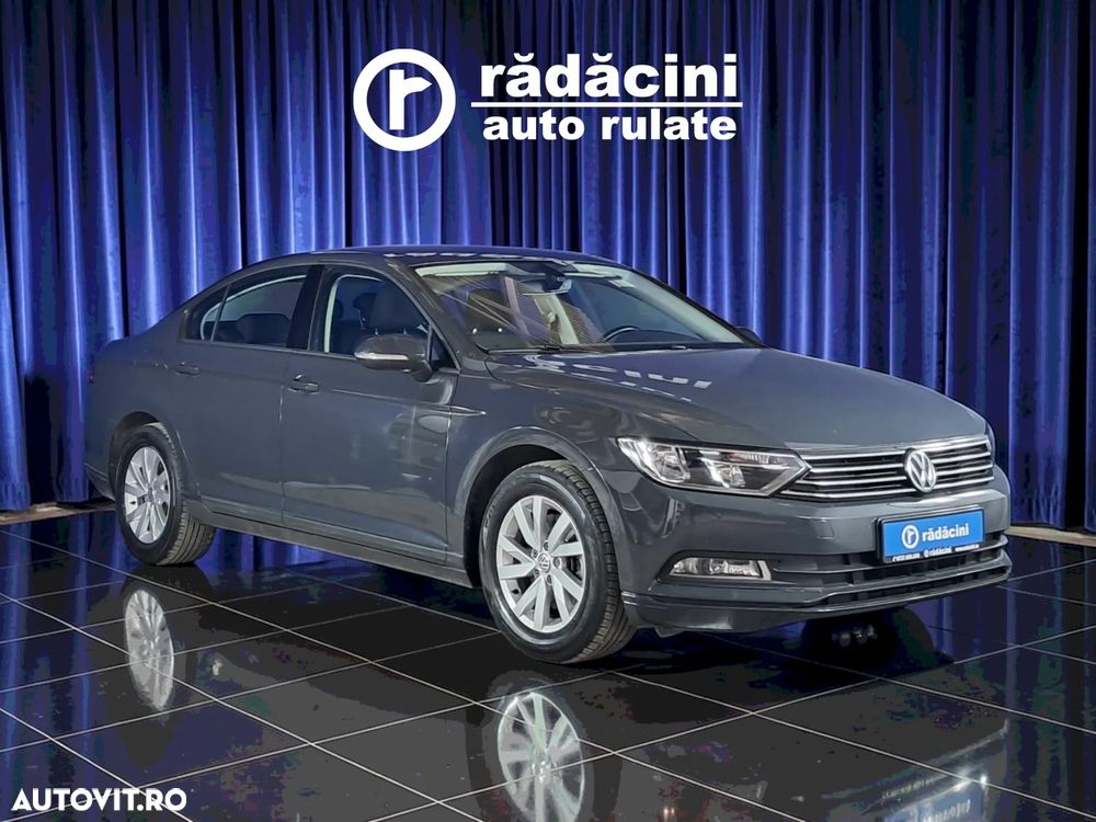 Volkswagen Passat - 1