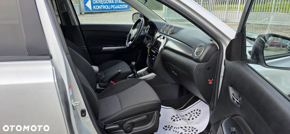 Suzuki Vitara 1.0 Boosterjet Premium 4WD - 19
