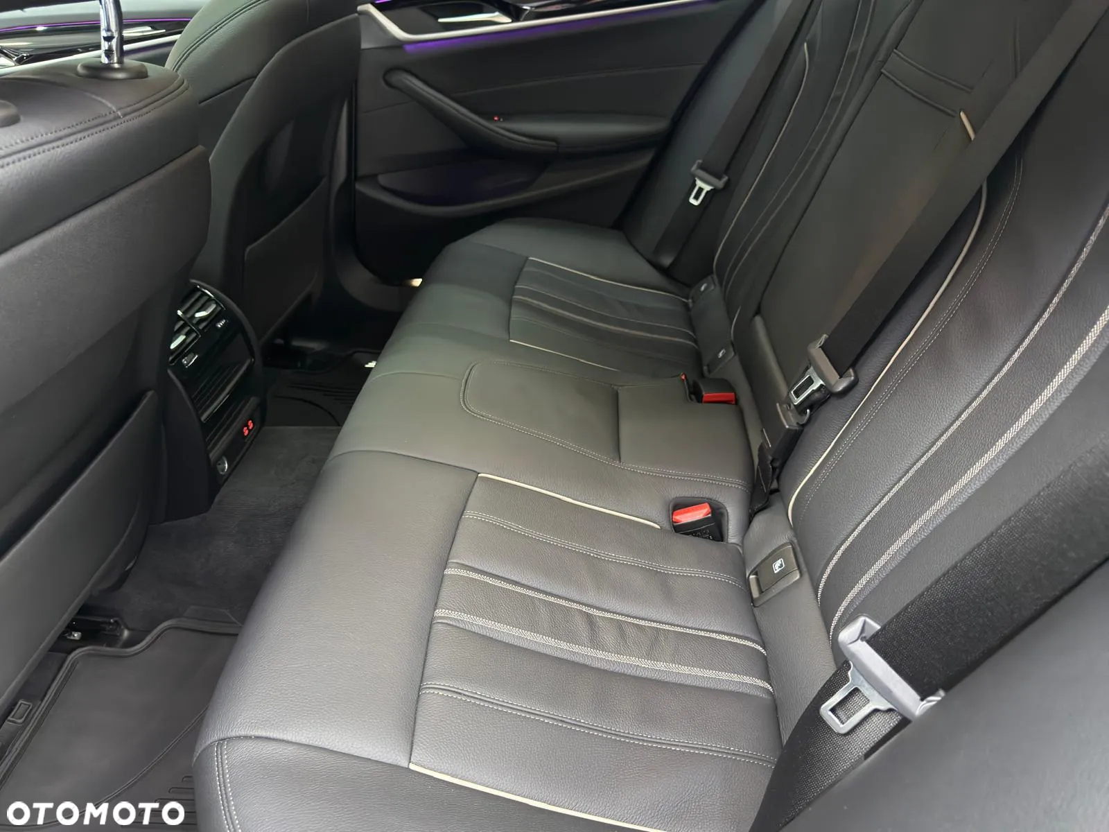 BMW Seria 5 520d Luxury Line sport - 26
