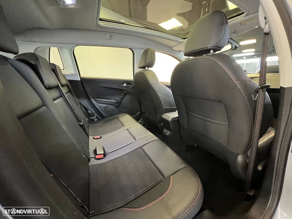 Peugeot 2008 1.2 PureTech GT Line - 10