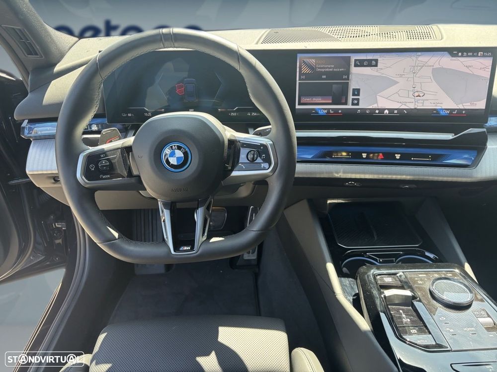 BMW i5 eDrive40 Edição Desportiva M - 11