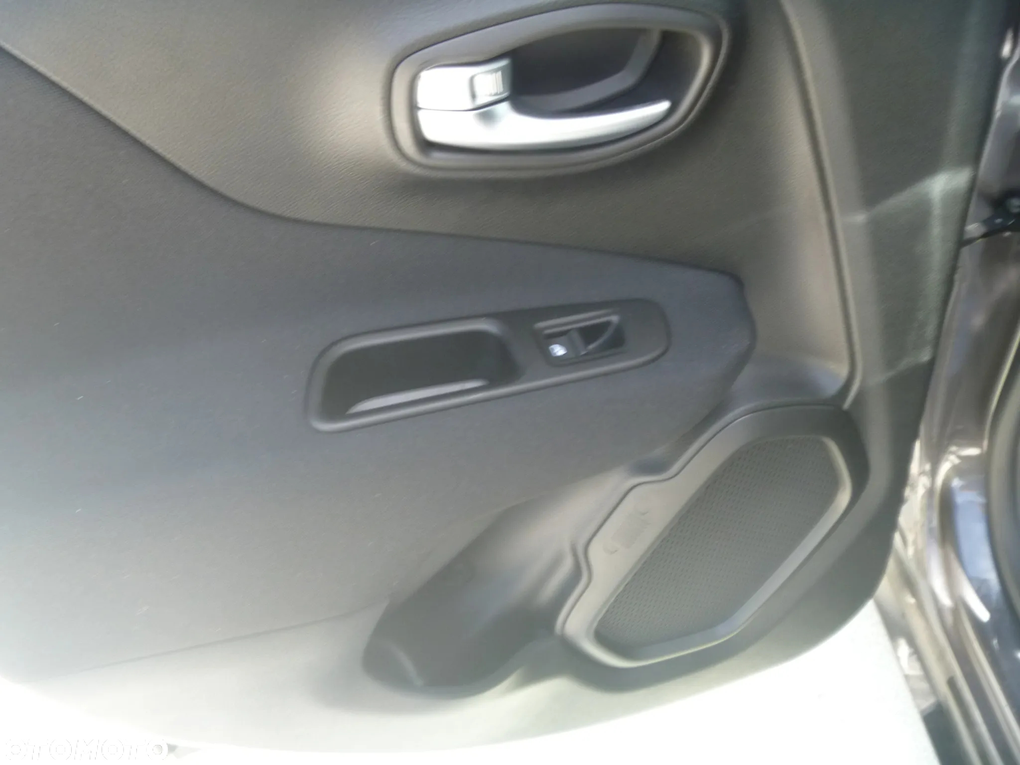 Jeep Renegade 1.0 GSE T3 Turbo Sport FWD S&S - 22