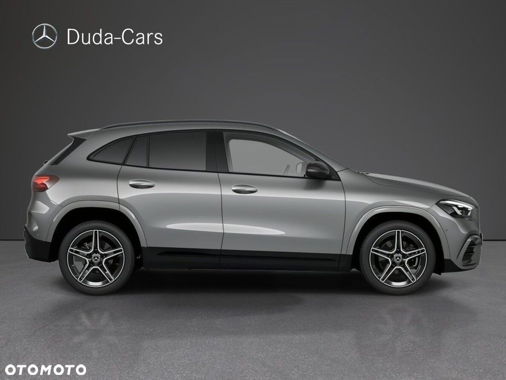 Mercedes-Benz GLA - 4