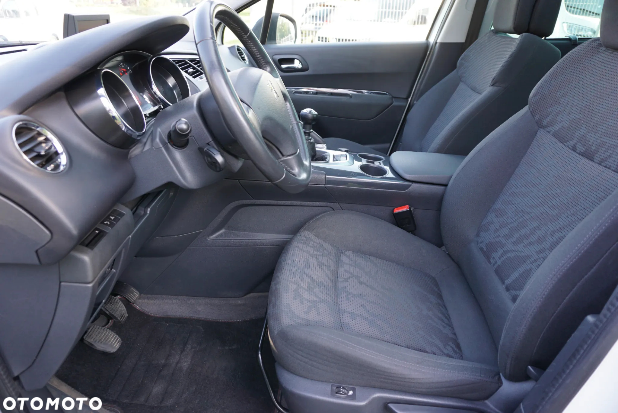 Peugeot 3008 1.6 HDi Premium - 9