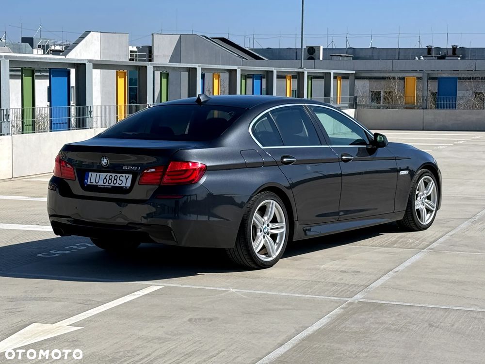 BMW Seria 5 528i - 4