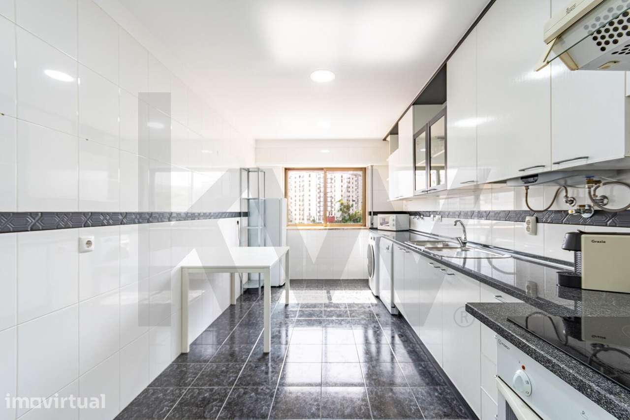T2 em Queluz-Belas com Parqueamento - Grande imagem: 2/20
