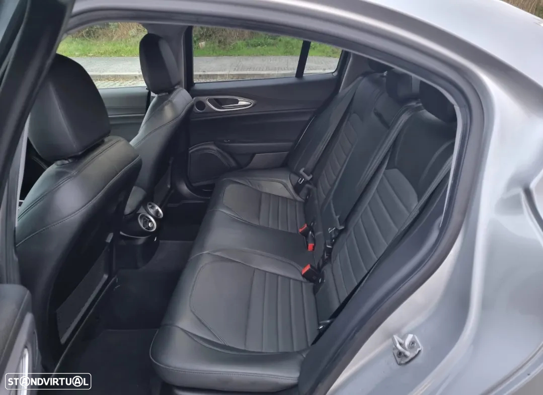 Alfa Romeo Giulia 2.2 D Super AT8 - 12