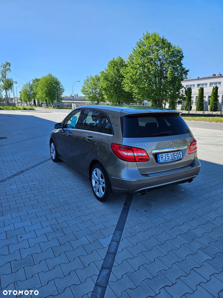 Mercedes-Benz Klasa B 220 4-Matic - 3