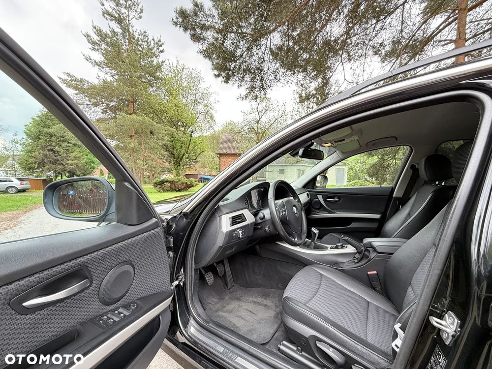 BMW Seria 3 330d - 14
